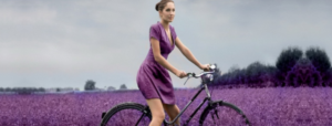 salute e benessere donna in bicicletta